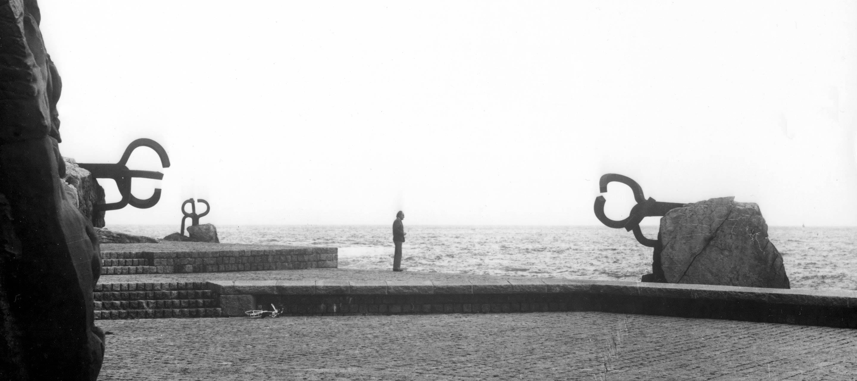 Eduardo Chillida presso il Pettine del Vento XV