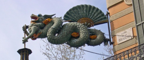 Dragon on one of the buildings on Las Ramblas