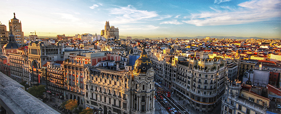 Widok na ulicę Gran Vía w Madrycie © Jorge Fernández Salas