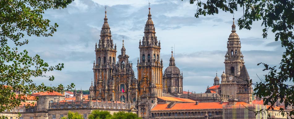 Vistas del monumento que te encuentras al final de la ruta de peregrinación más antigua de Europa