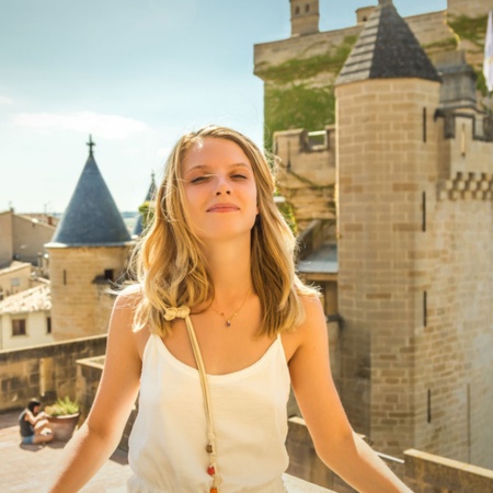 Turista viajando por España