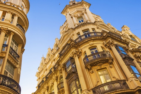 Fachadas de edifícios em Albacete