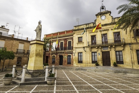 Plaza Mayor i ratusz w Bornos (Kadyks, Andaluzja)