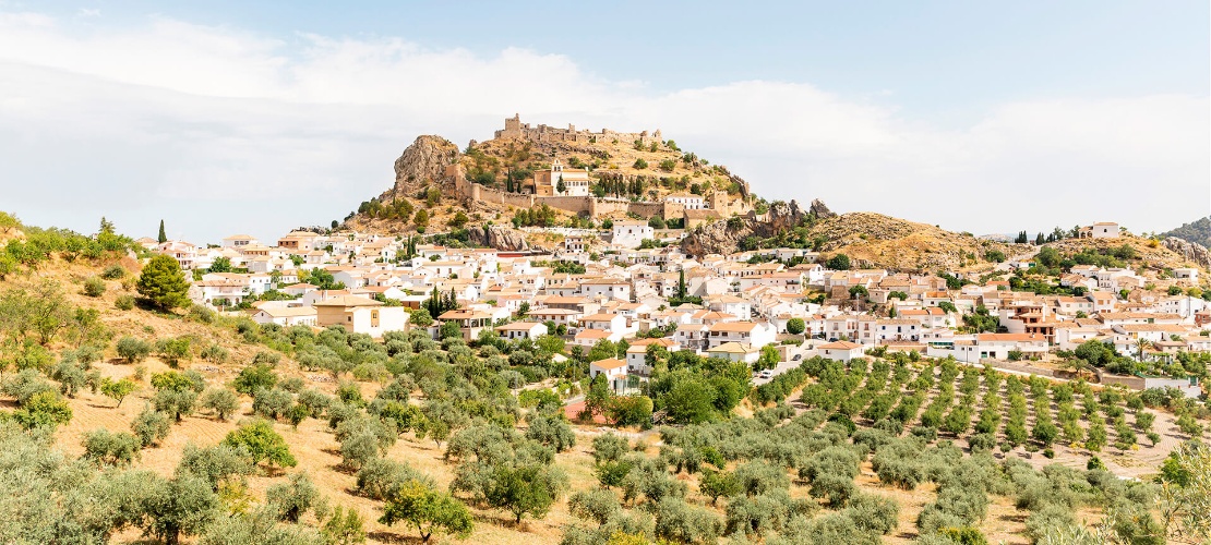 Vue de Moclín (province de Grenade) et de son château arabe