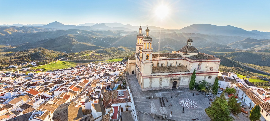 Vista de Olvera pueblos blancos de Cádiz