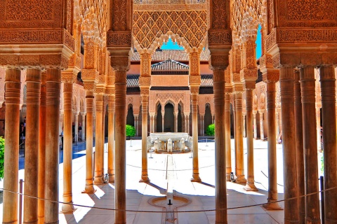 Patio de los Leones, La Alhambra de Granada