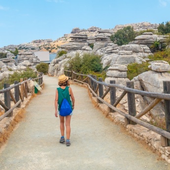 Turista no Torcal de Antequera, Málaga