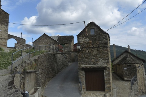 Barrio de la Iglesia w Castiello de Jaca (Huesca, Aragonia)