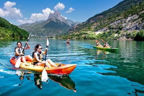  Lanuza-Stausee und Sporttourismus in Sallent de Gállego. Huesca