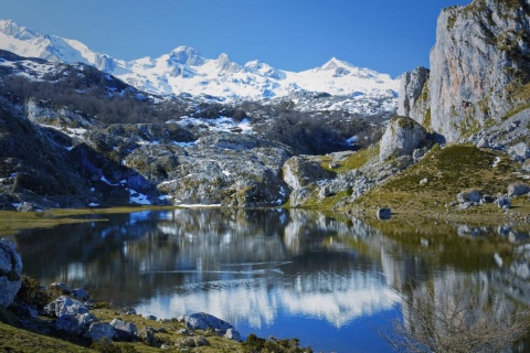 Lac Ercina, Pics d