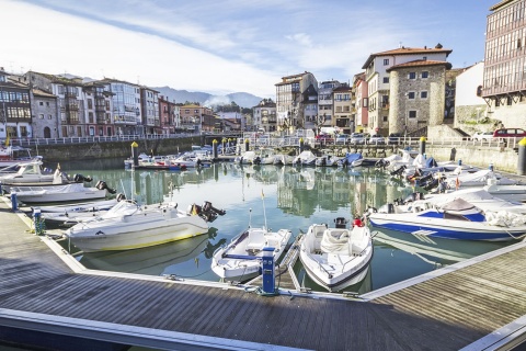 Hafen von Llanes (Asturien)