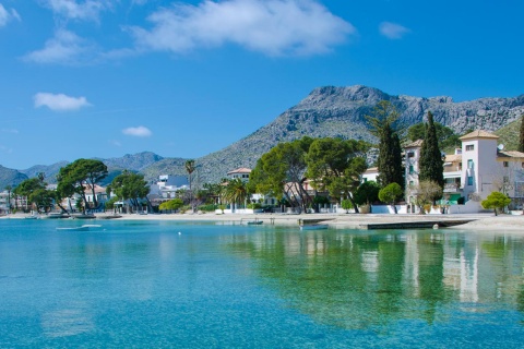 Vista do porto de Pollença.