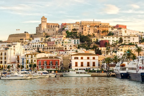 Vista general de Eivissa (Islas Baleares)