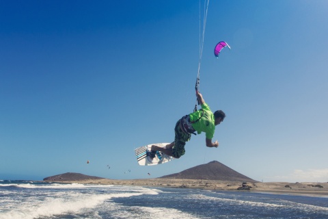 Kitesurfing in El Médano, Tenerife (the Canary Islands)