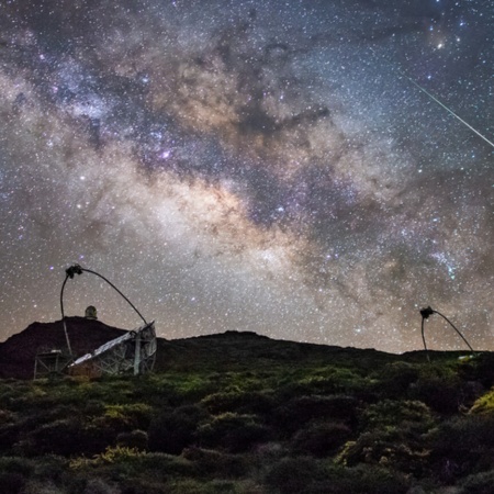 Nocne niebo i obserwatorium w La Palma, Wyspy Kanaryjskie