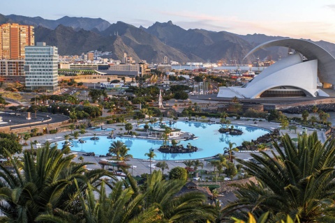 Panoramablick auf Santa Cruz de Tenerife auf Teneriffa (Kanarische Inseln)