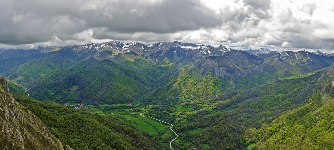 Panoramica dal Belvedere del Cable. Fuente Dé. Cantabria