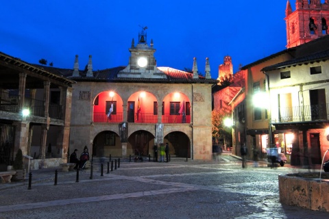 Plaza Mayor w Ayllón (Segowia, Kastylia-León)