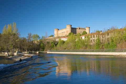 Blick auf die Burg von Valdecorneja in El Barco de Ávila.