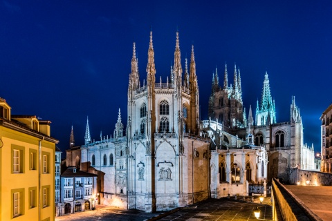 Vista noturna da Catedral de Burgos, Castela e Leão