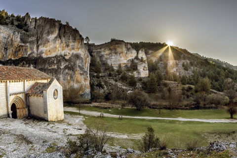 Ermita de San Bartolomé e paisagem no Cañón do Río Lobos. Sória