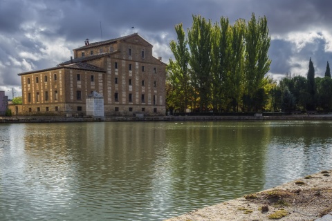 "Castilla Canal on its course through Medina de Rioseco (Valladolid, Castilla y León) "