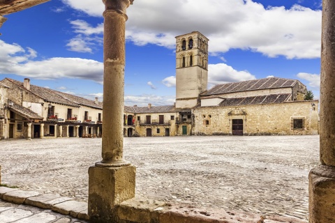 Plaza Mayor w Pedrazie, Segowia (Kastylia-León)