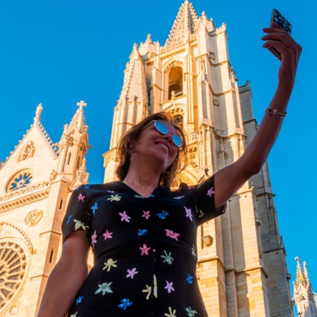 Tourist in Leon Cathedral.