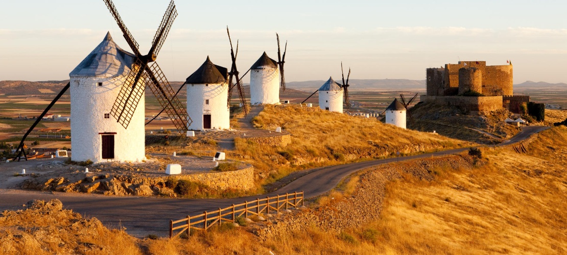 Wiatraki i zamek w Consuegra, Toledo