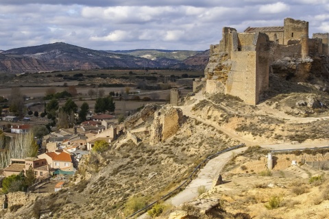 "Il castello di Zorita de los Canes (Guadalajara, Castiglia-La Mancia) domina la panoramica della località  "