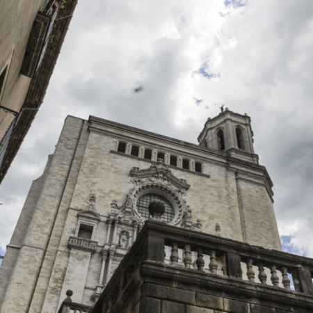 Vista de la Catedral de Santa María en Girona, Cataluña