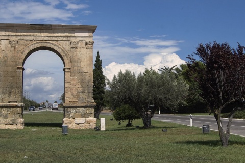 Арка Бара в Рода-де-Бара (Таррагона, Каталония).