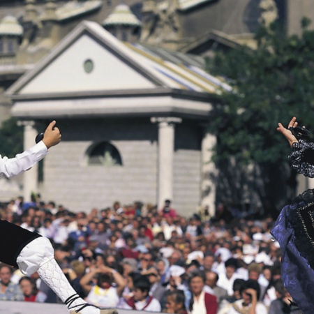 Danses régionales lors des fêtes du Pilar à Saragosse