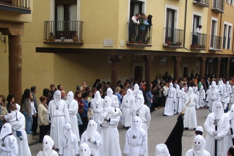 Umzug der Zünfte. Karwoche in Medina de Rioseco