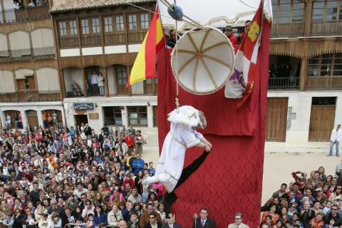 The Descent of the Angel in Peñafiel (Valladolid, Castilla y León)