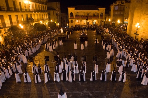 Processione della Confraternita di Gesù che cade per la terza volta. Settimana Santa di Zamora