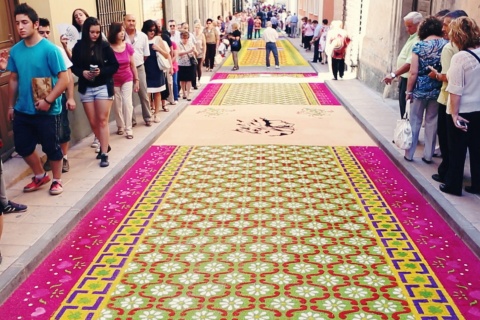 Alfombras de Serrín del Corpus de Elche de la Sierra