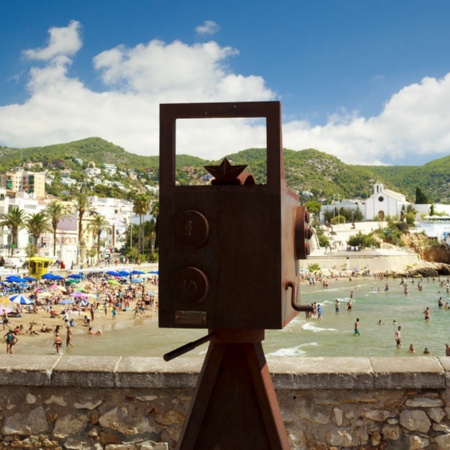 Estátua de câmera de cinema em Sitges