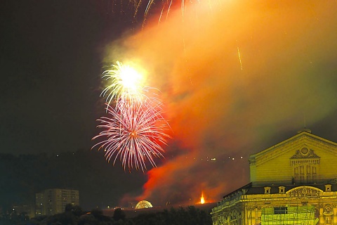 Feuerwerk bei der Großen Woche von Bilbao