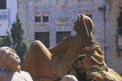 Detalhe do Monumento à Água e à Terra em Dom Benito