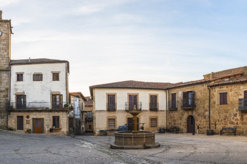 Plaza Mayor w San Martín de Trevejo (prowincja Cáceres, Estremadura)