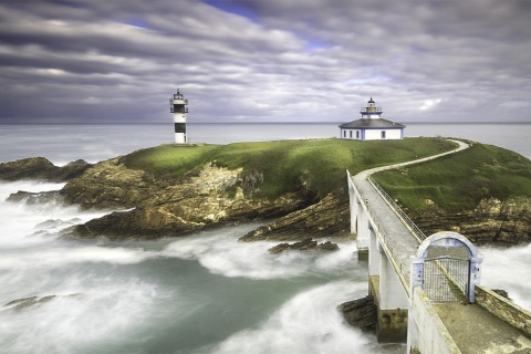 Veduta del faro di Isla Pancha, a Ribadeo (Lugo, Galizia)