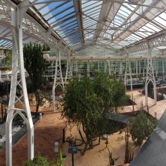 Jardines del Palacio de Cristal de la Arganzuela en Madrid, Comunidad de Madrid