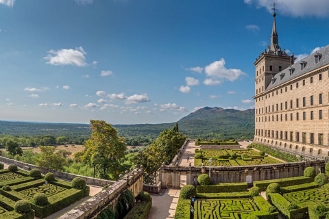 Mosteiro de San Lorenzo de El Escorial (Comunidade de Madri) e jardins