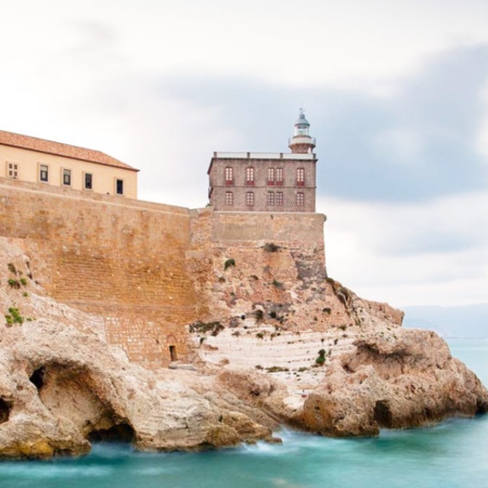 Blick auf den Leuchtturm in La Ciudadela von Melilla