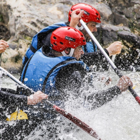 Rafting in der Wassersportstation Estación Náutica Subbética