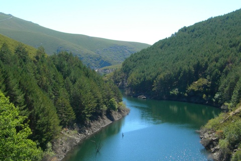 Río Ribeira Grande O Invernadeiro Natural Park