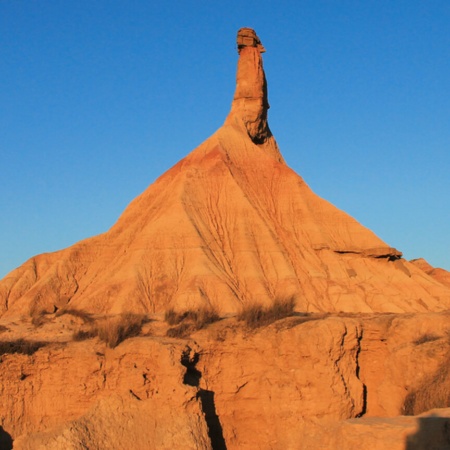 Szczyt formacji Castildetierra w Bardenas Reales