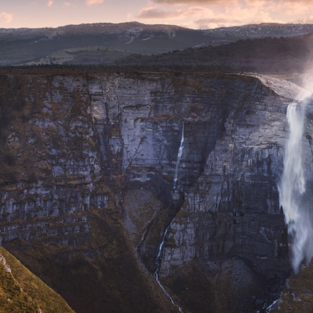 Wasserfall am Fluss Nervión