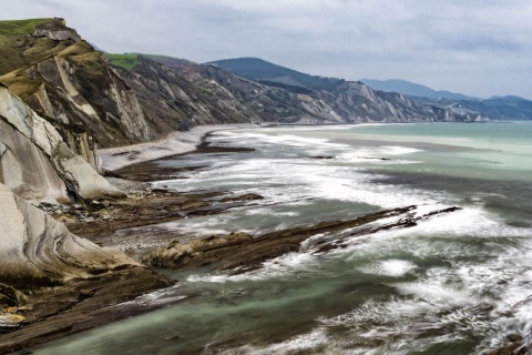 Route du flysch à Zumaia (Pays basque) 